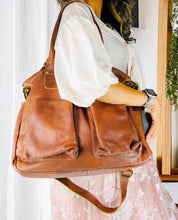 Carregar imagem no visualizador da galeria, Bolsa VALÊNCIA em couro legítimo