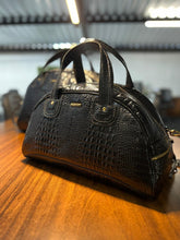 Carregar imagem no visualizador da galeria, Bolsa ROTERDÃ em couro legítimo