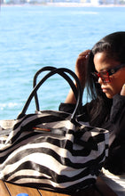 Carregar imagem no visualizador da galeria, LANÇAMENTO! Bolsa BONATA em couro legítimo