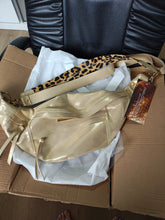 Carregar imagem no visualizador da galeria, Bolsa IPANEMA em couro legítimo