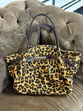 Carregar imagem no visualizador da galeria, LANÇAMENTO! Bolsa BONATA em couro legítimo