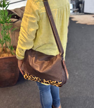 Carregar imagem no visualizador da galeria, Bolsa CARTEIRO LIVERPOOL em couro legítimo