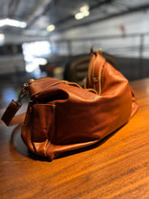 Carregar imagem no visualizador da galeria, Bolsa ALEJANDRÍA em couro legítimo
