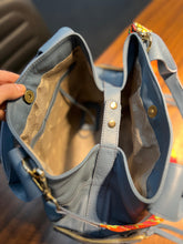 Carregar imagem no visualizador da galeria, Bolsa MONTEVIDÉO em couro legítimo