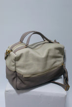 Carregar imagem no visualizador da galeria, Bolsa SAVANA em couro legítimo de