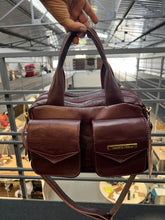 Carregar imagem no visualizador da galeria, Bolsa COPENHAGEN em couro legítimo
