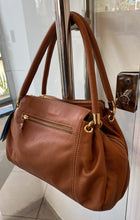 Carregar imagem no visualizador da galeria, Bolsa VIENA em couro legítimo