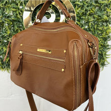 Carregar imagem no visualizador da galeria, Bolsa SUÍÇA em couro legítimo