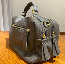 Carregar imagem no visualizador da galeria, Bolsa SUÍÇA em couro legítimo