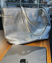 Carregar imagem no visualizador da galeria, Bolsa MARSELHA em couro legítimo