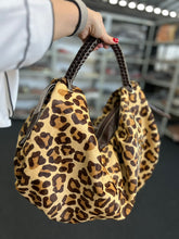 Carregar imagem no visualizador da galeria, Bolsa MORGANA em couro legítimo