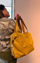 Carregar imagem no visualizador da galeria, Bolsa TURQUIA em couro legítimo