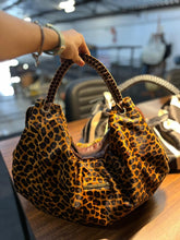 Carregar imagem no visualizador da galeria, Bolsa MORGANA em couro legítimo