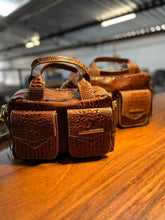 Carregar imagem no visualizador da galeria, Bolsa COPENHAGEN em couro legítimo