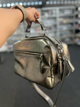 Carregar imagem no visualizador da galeria, Bolsa SUÍÇA em couro legítimo