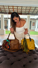 Carregar imagem no visualizador da galeria, Bolsa IBIZA em couro legítimo