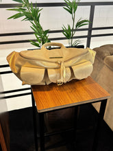 Carregar imagem no visualizador da galeria, LANÇAMENTO! Bolsa MAX POCHETE ARPOADOR em couro legítimo
