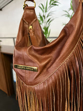 Carregar imagem no visualizador da galeria, Bolsa SUÉCIA em couro legítimo