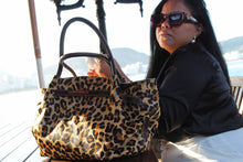 Carregar imagem no visualizador da galeria, LANÇAMENTO! Bolsa BONATA em couro legítimo