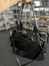 Carregar imagem no visualizador da galeria, Bolsa VALÊNCIA em couro legítimo