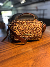 Carregar imagem no visualizador da galeria, Bolsa MÔNACO em couro legítimo