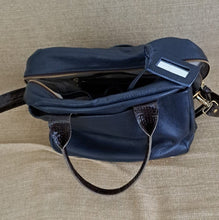 Carregar imagem no visualizador da galeria, Bolsa BUENOS AIRES em couro legítimo