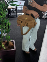 Carregar imagem no visualizador da galeria, LANÇAMENTO! Bolsa MAX POCHETE ARPOADOR em couro legítimo