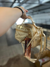 Carregar imagem no visualizador da galeria, Bolsa MÔNACO em couro legítimo