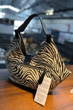 Carregar imagem no visualizador da galeria, Lançamento! Bolsa CAPRI em couro legítimo
