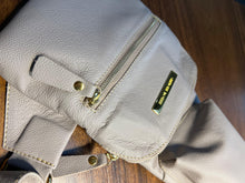 Carregar imagem no visualizador da galeria, LANÇAMENTO! Bolsa ILHA SAÔNA