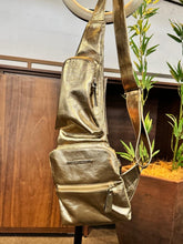 Carregar imagem no visualizador da galeria, LANÇAMENTO! Bolsa ILHA SAÔNA