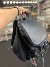 Carregar imagem no visualizador da galeria, Mala/Mochila ATLAS em couro legítimo