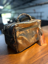 Carregar imagem no visualizador da galeria, Bolsa SUÍÇA em couro legítimo