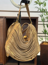 Carregar imagem no visualizador da galeria, LANÇAMENTO! Bolsa OCEANO em couro legítimo