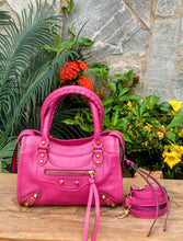 Carregar imagem no visualizador da galeria, Bolsa BALENCIAGGA em couro legítimo