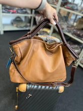 Carregar imagem no visualizador da galeria, Bolsa AMÉRICA em couro legítimo