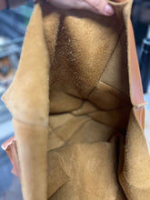 Carregar imagem no visualizador da galeria, Bolsa rústica BARONNI em couro legítimo