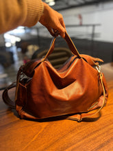 Carregar imagem no visualizador da galeria, Bolsa ALEJANDRÍA em couro legítimo