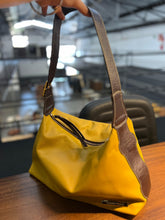 Carregar imagem no visualizador da galeria, Bolsa LOS ANGELES em couro legítimo