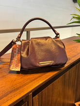 Carregar imagem no visualizador da galeria, Bolsa BOLÍVIA em couro legítimo