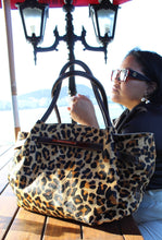 Carregar imagem no visualizador da galeria, LANÇAMENTO! Bolsa BONATA em couro legítimo