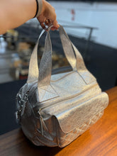 Carregar imagem no visualizador da galeria, Bolsa BAHAMAS MATELASSÊ em couro legítimo