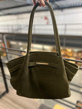 Carregar imagem no visualizador da galeria, LANÇAMENTO! Bolsa BONATA em couro legítimo