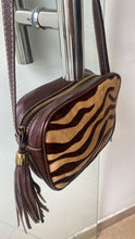 Carregar imagem no visualizador da galeria, Bolsa CANCUN em couro legítimo