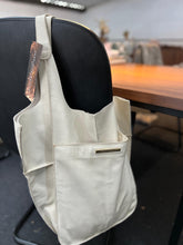 Carregar imagem no visualizador da galeria, Bolsa rústica BARONNI em couro legítimo