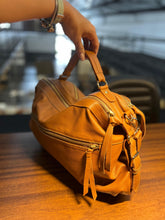Carregar imagem no visualizador da galeria, Bolsa LUXEMBURGO em couro legítimo