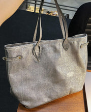 Carregar imagem no visualizador da galeria, Bolsa MARSELHA em couro legítimo