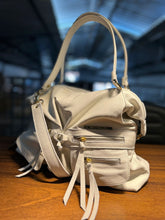 Carregar imagem no visualizador da galeria, Bolsa ESPANHA em couro legítimo