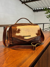 Carregar imagem no visualizador da galeria, Bolsa MÔNACO em couro legítimo