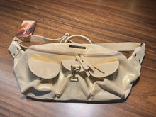 Carregar imagem no visualizador da galeria, LANÇAMENTO! Bolsa MAX POCHETE ARPOADOR em couro legítimo